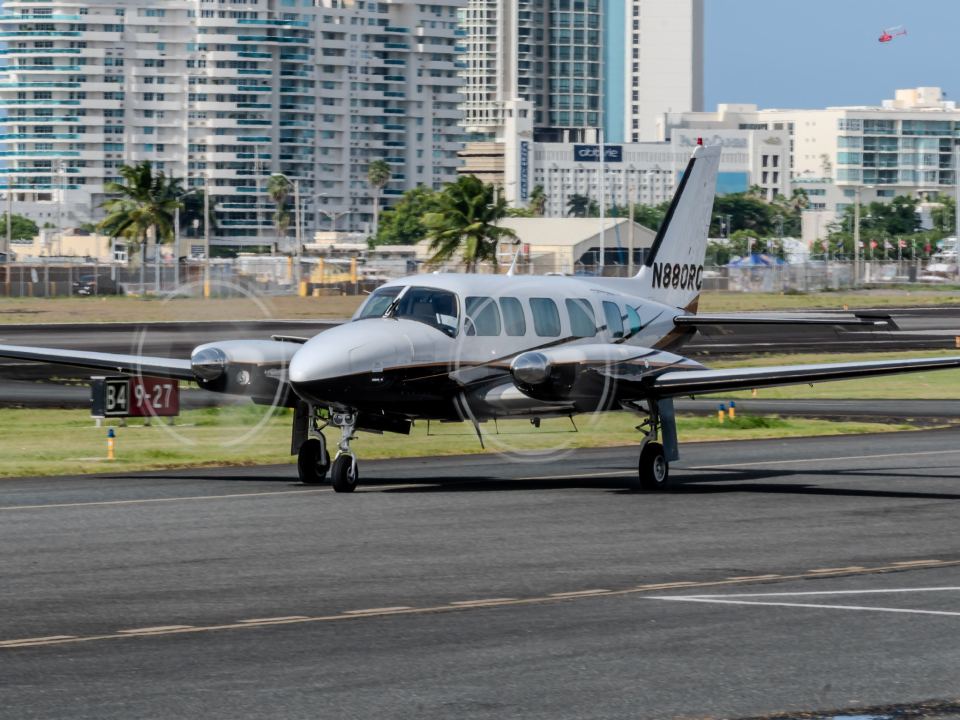 Taxi Aéreo Piper Chieftain ready for private charter flights