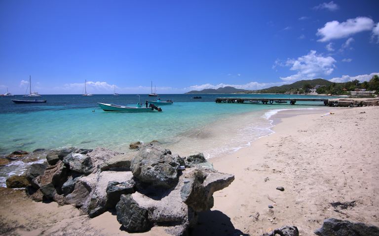 Private charter flights to Vieques
